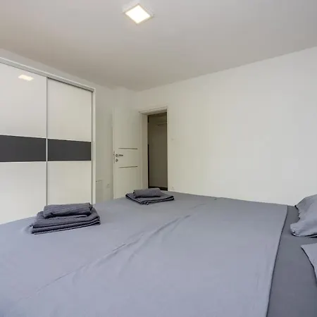 Luna Apartament *