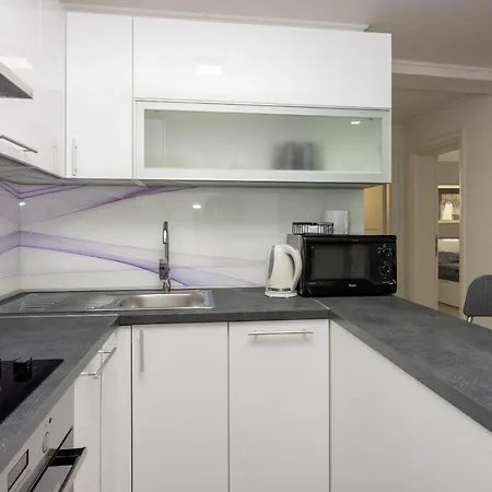 Luna Apartment *